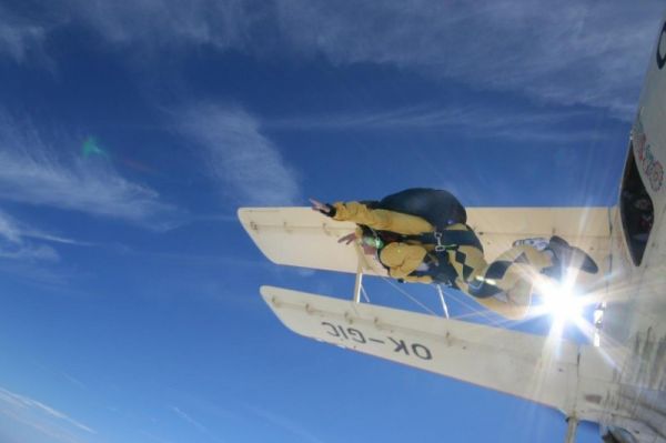 Tandemový seskok padákem